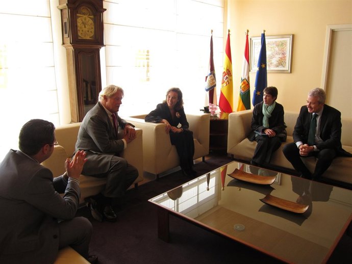 Momento De La Reunión Entre Gamarra Y El Embajador Francés