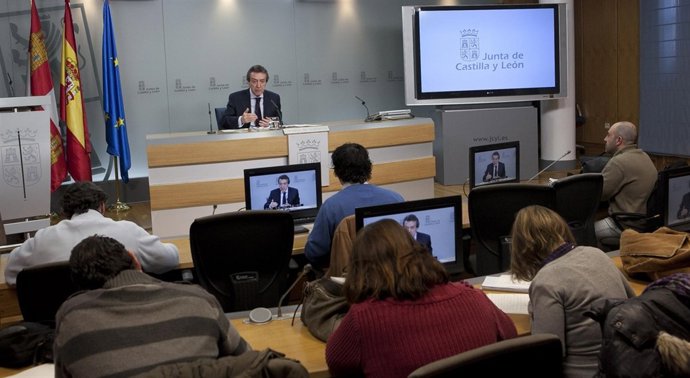 El Consejero De La Presidencia Y Portavoz De La Junta De Castilla Y León, José A