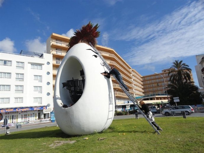 La Obra El 'Huevo' En Sant Antoni De Ibiza 