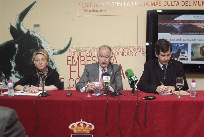 Cabrera, Amat Y Zabala, En Rueda De Prensa En El Museo Taurino