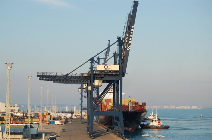 Primera Escala Del 'RHL Fiducia' En El Puerto De Cádiz