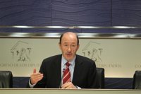 Rubalcaba rechaza el planteamiento de Chacón sobre ingresos de comunidades porque supondría la "ruina" del Estado