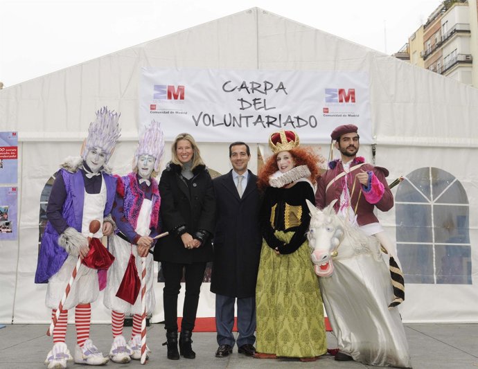 Anne Igartiburu Junto Con Salvador Victoria