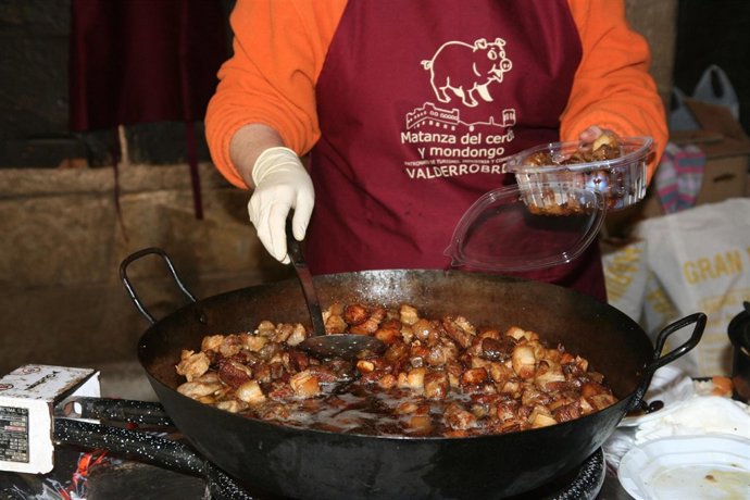 Reparto De La Paellada Del Pasado Año