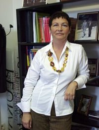 Rosa Inés García contrapone el acto de Rubalcaba con "grandes nombres" con el de Chacón y su "apertura"