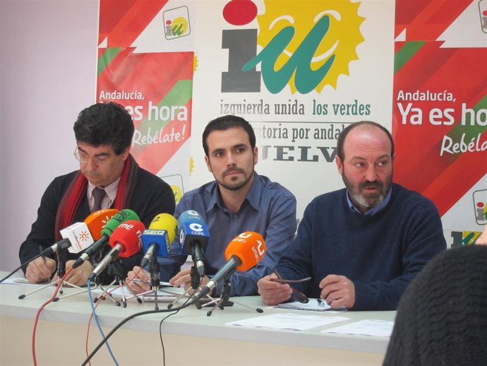 El Coordinador Provincial De IULV-CA, Pedro Jiménez, Junto A Garzón Y Valderas.