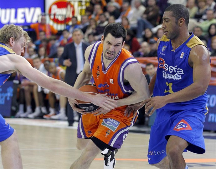 Rafa Martínez (Valencia) Ante Granger  (Estudiantes) 