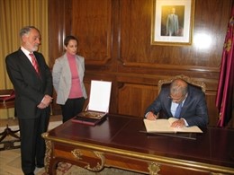 Celdrán Y  Masood Khalili