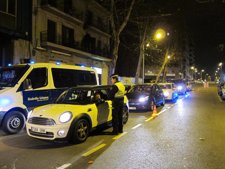 Macrocontrol Policial En La Zona De Discotecas De Marina En Barcelona