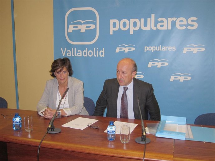 Beatriz Rodríguez (Izquierda) Y Miguel Ángel Cortés (Derecha)