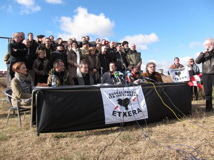 Concentración En Las Inmediaciones De La Carcel De Logroño