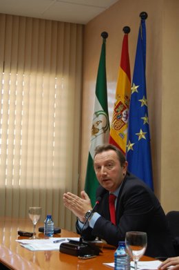 Manuel Recio En Su Rueda De Prensa.