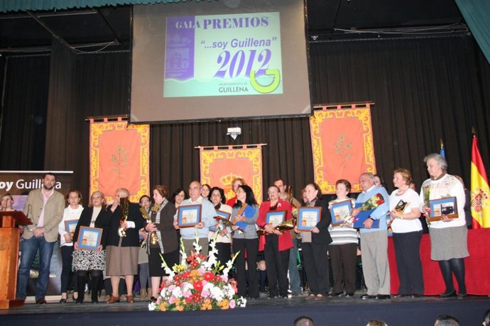 Entrega Del Galardón A Los Familiares De Las Víctimas.