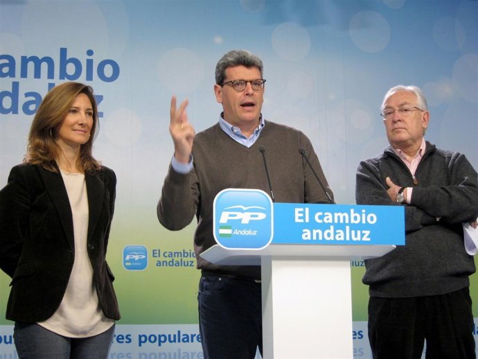 Ricardo Tarno, Alicia Martínez Y Jaime Raynaud; Hoy En Rueda De Prensa