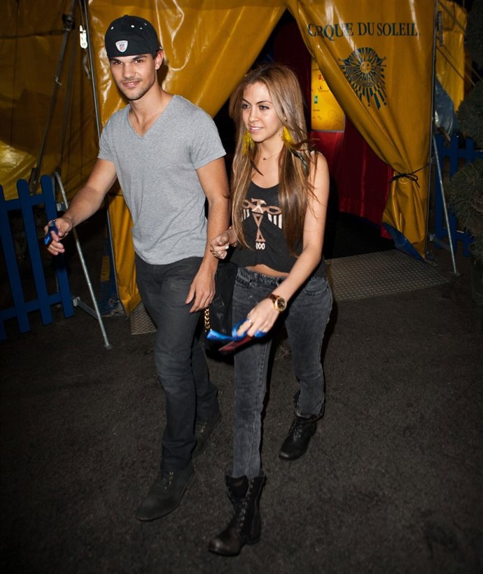  Taylor Lautner Y Sara Hicks