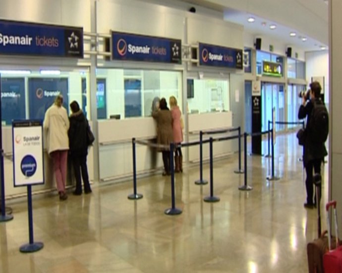 Afectados de Spanair buscan soluciones