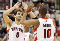 Calderón dirige a Raptors al triunfo
