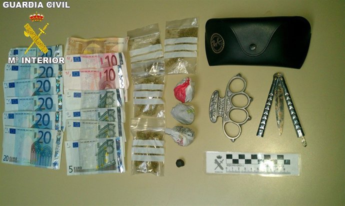Dinero, Armas Y Droga Aprehendida Por La Guardia Civil