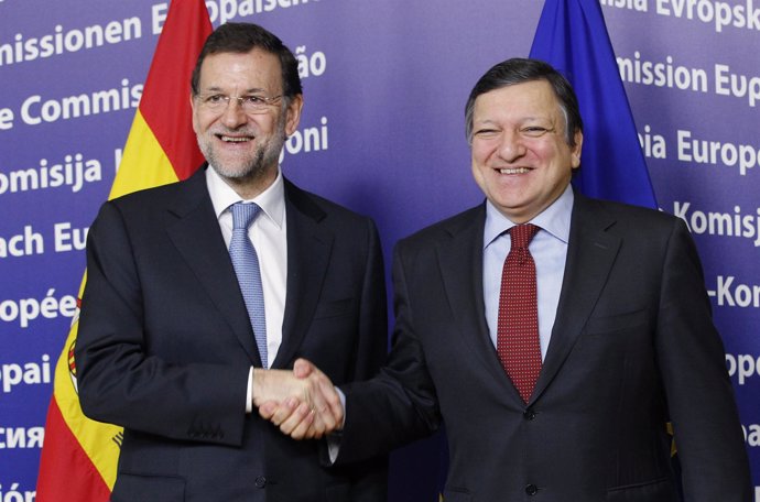 El Presidente Del Gobierno, Mariano Rajoy Y El Presidente Del Ejecutivo Comunita