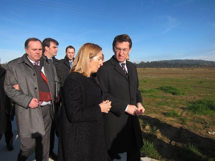 Ana Pastor Y Feijóo En La Inauguración De Un Parque Empresaria En Laracha