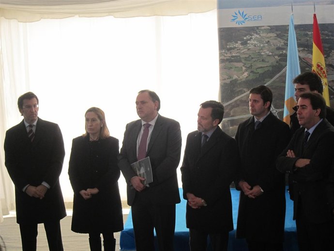 Foto Juárez Junto Al Resto De Autoridades (BUENA)