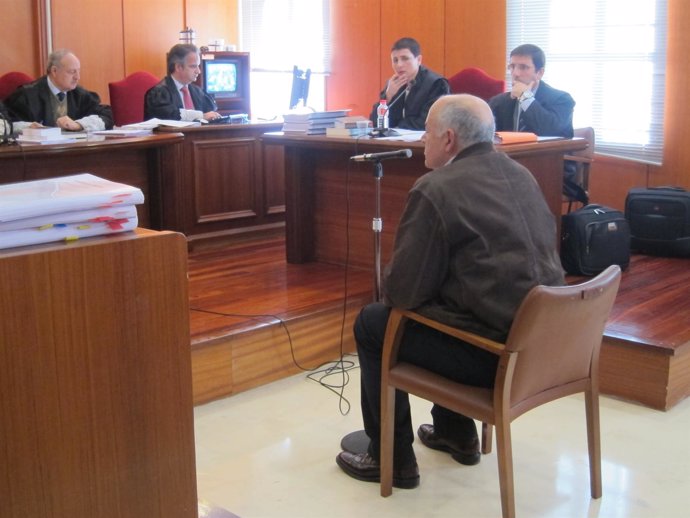 Juicio Contra El Alcalde De San Vicente, Julián Vélez, Y Tres Exediles