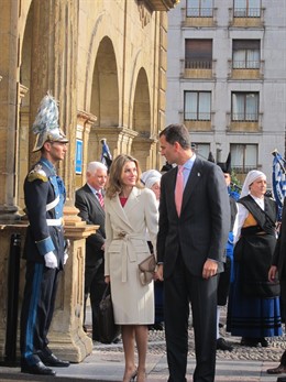 Los Príncipes De Asturias, A Su Llegada Al Hotel De La Reconquista