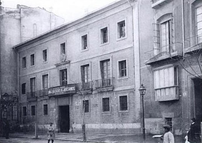 Antiguas Escuelas De Artesanos