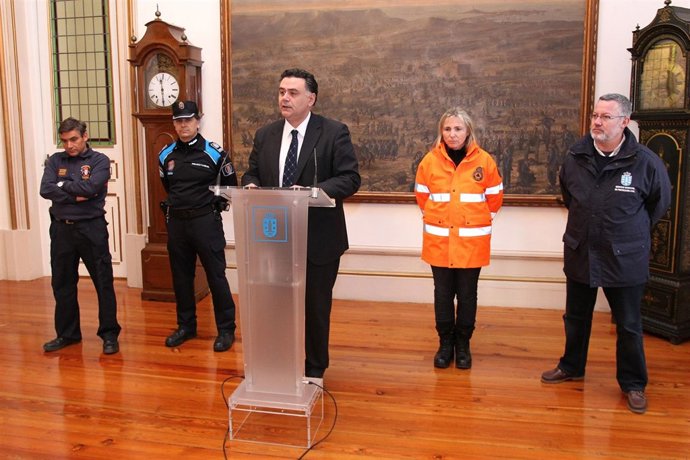 Rueda De Prensa De Julio Flores