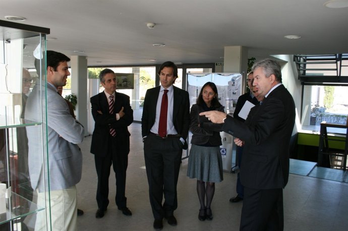 Un Momento De La Visita A Citma