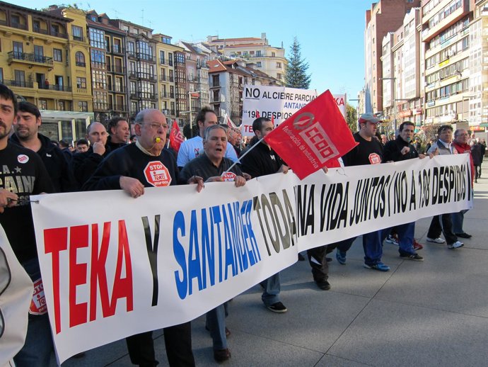 Trabajadores De Teka Se Manifiestan 