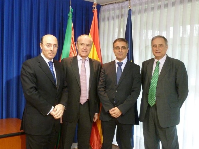 Carlos Urquijo Con Los Subdelegados Del Gobierno En Álava, Bizkaia Y Gipuzkoa.