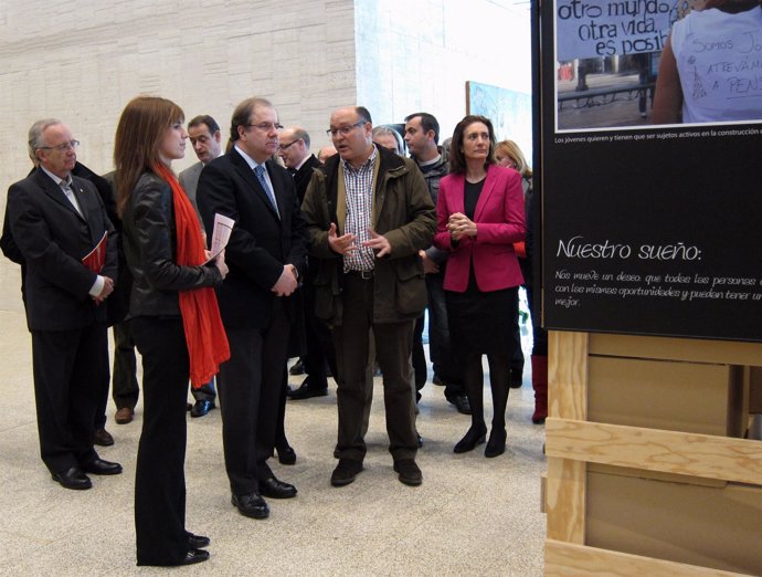 Herrera Inaugura La Muestra 'Nuestro Trabajo, Nuestro Sueño, Tu Voluntariado'