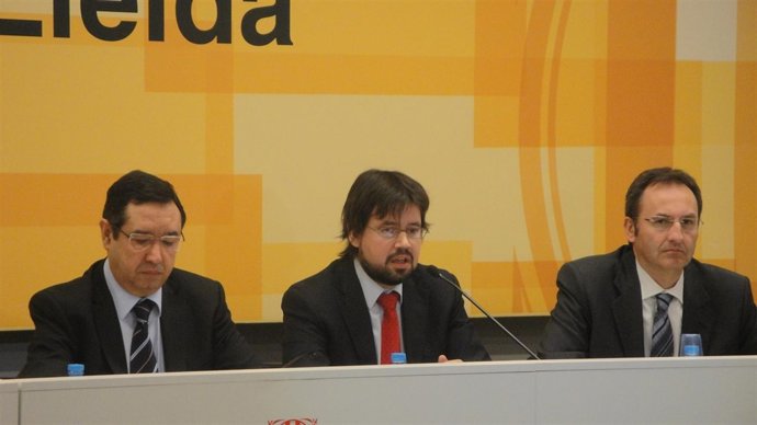 Ricard Font (Centro) En Rueda De Prensa En Lleida