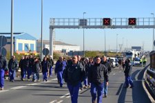 Trabajadores De Navantia Puerto Real Cortan El Puente Carranza