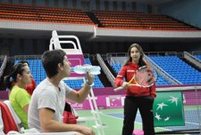 Arantxa Sánchez Vicario Habla Con Las Jugadoras 