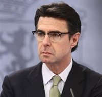 Soria dice que la bonificación de tasas aeroportuarias a Canarias no se ha traducido en más turistas