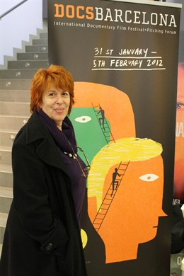 Directora Eleanor Burkett, Itemba