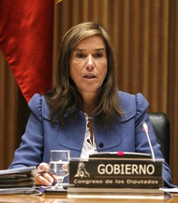 Primer Plano De La Ministra Ana Mato