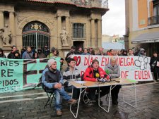 Concentración De Los Jardineros De Eulen Y Ciclo Tecnigral.