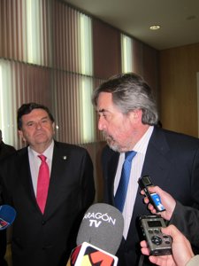 Belloch Atiende A Los Medios De Comunicación En El Museo Del Fuego