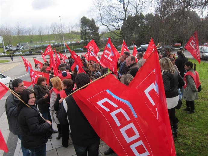 Concentración De Delegados De CC.OO. En Santiago