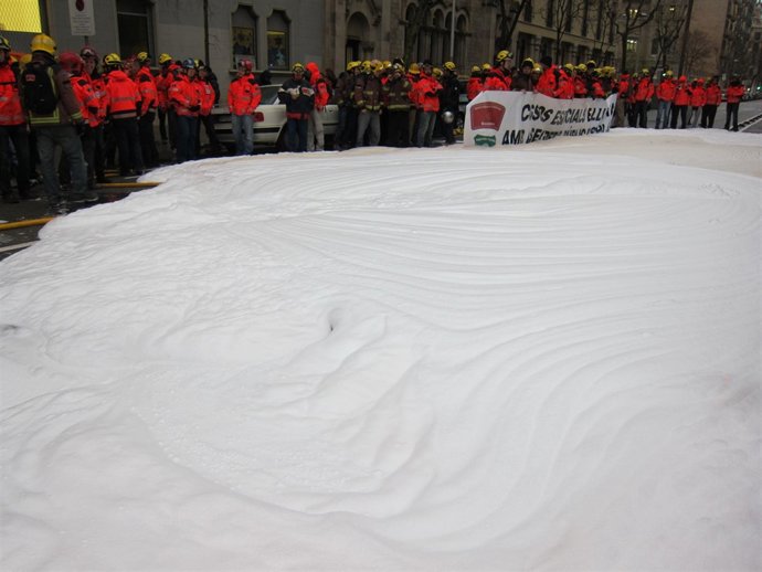 Los Bomberos Protestan Contra Los Recortes