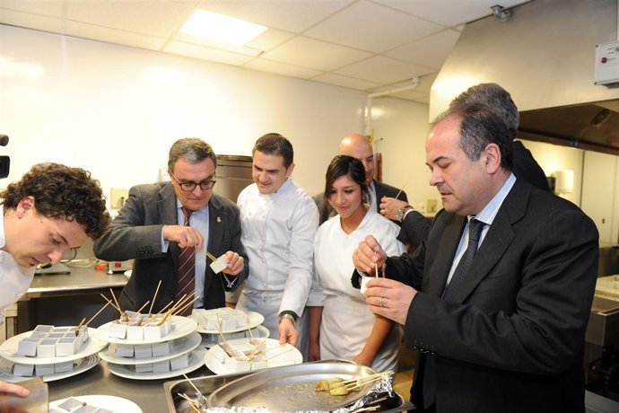 El Aalcalde De Lleida, Àngel Ros, En Porcpassió