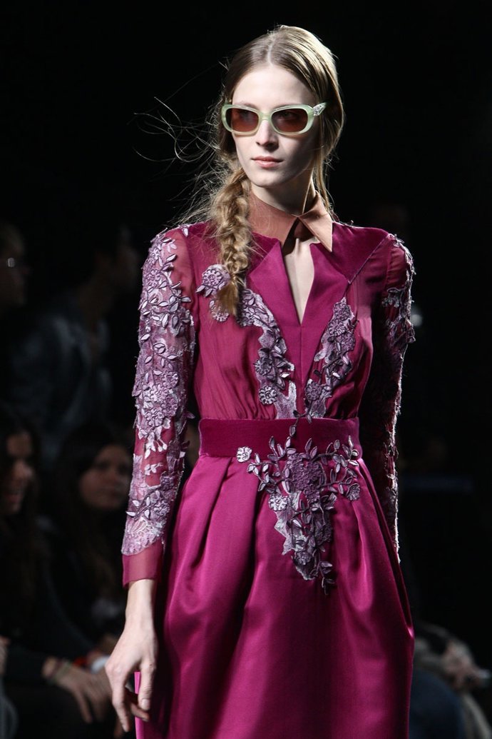 Modelo De Victorio & Lucchino Desfilando En Mercedes-Benz Fashion Week Madrid 