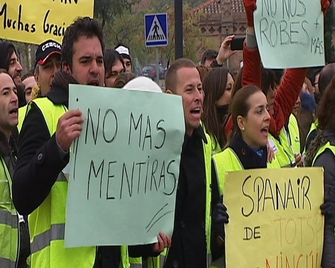 Trabajadores De Spanair Cortan La Gran Vía En Barcelona