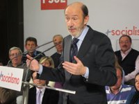 Rubalcaba ve "fatal" que secretarios provinciales adelanten el voto de los delegados
