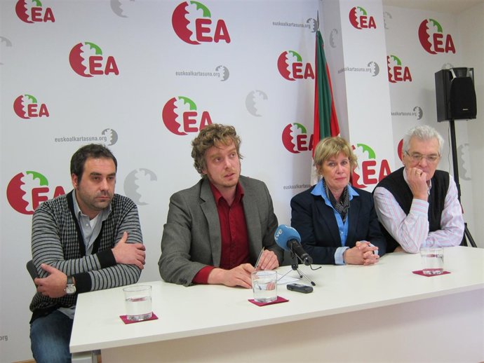 Maiorga Ramírez Junto A Otros Dirigentes De EA En Rueda De Prensa.