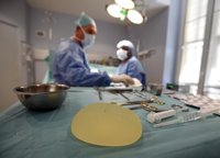 Bruselas no ve "un riesgo más elevado" en los implantes PIP que en otras prótesis