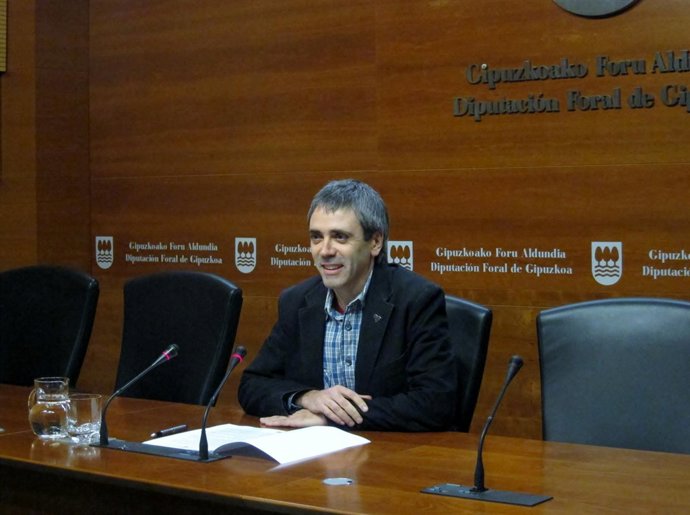 El Director Foral De Euskara De Gipuzkoa, Zigor Etxeburua